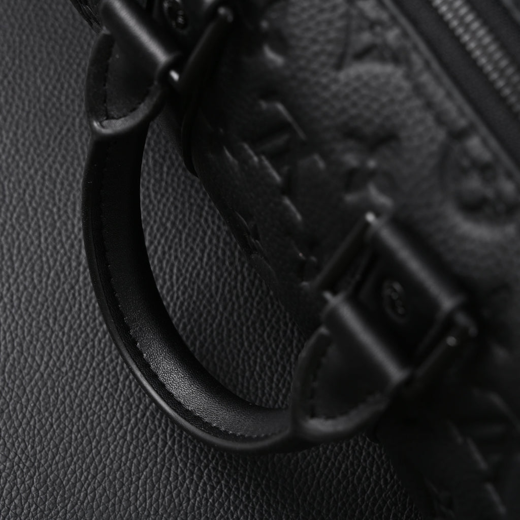 Louis Vuitton Keepall Bandoulière 50 – Monogram Shadow Black Leather