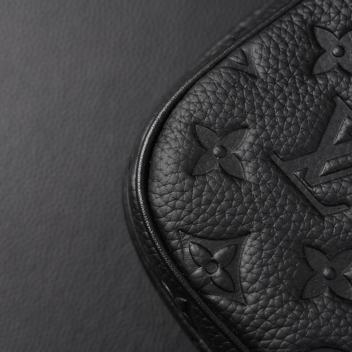 Louis Vuitton Capucines BB Top Handle Bag – Black Taurillon Leather