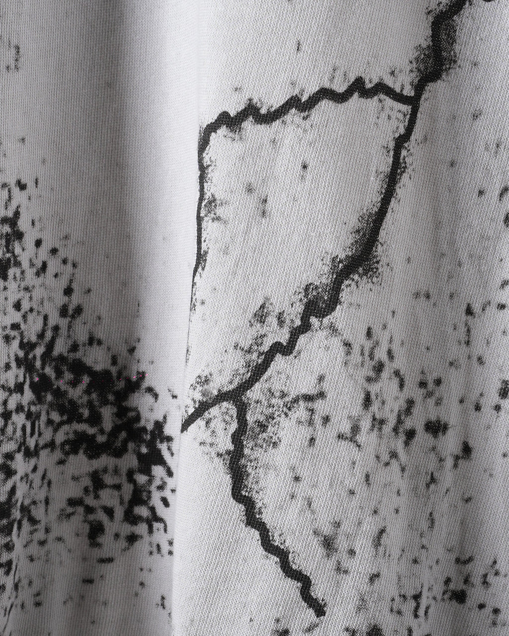 Polkal™ Fear Grey Crack T-Shirt