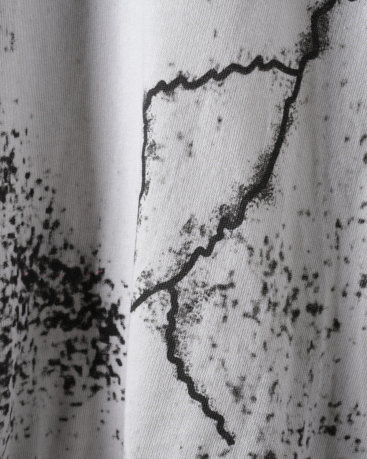 Polkal™ Fear Grey Crack T-Shirt
