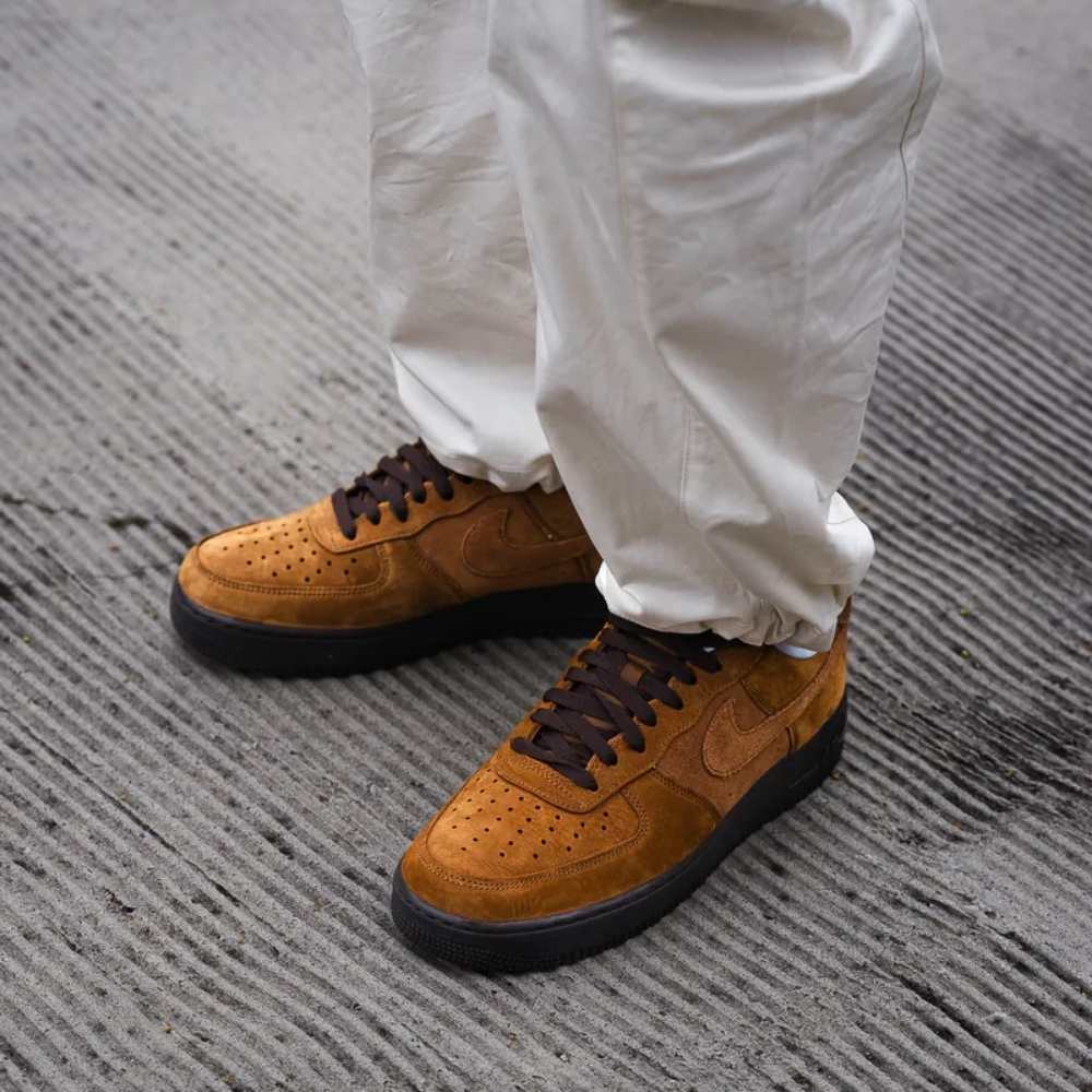 On-foot of the Air Force 1