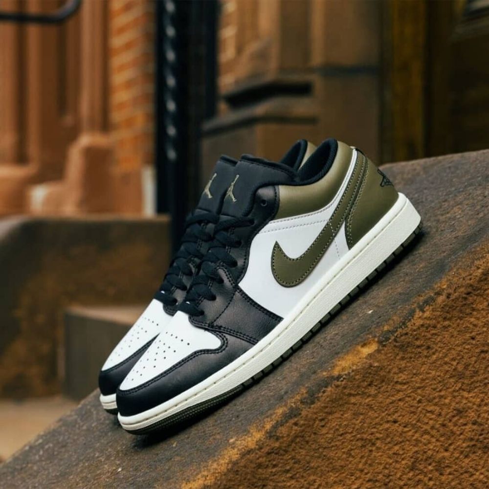 Real lifestyle image of Air Jordan 1