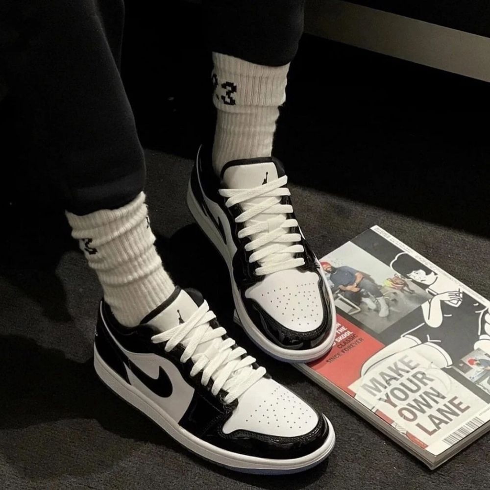 Real lifestyle image of Air Jordan 1