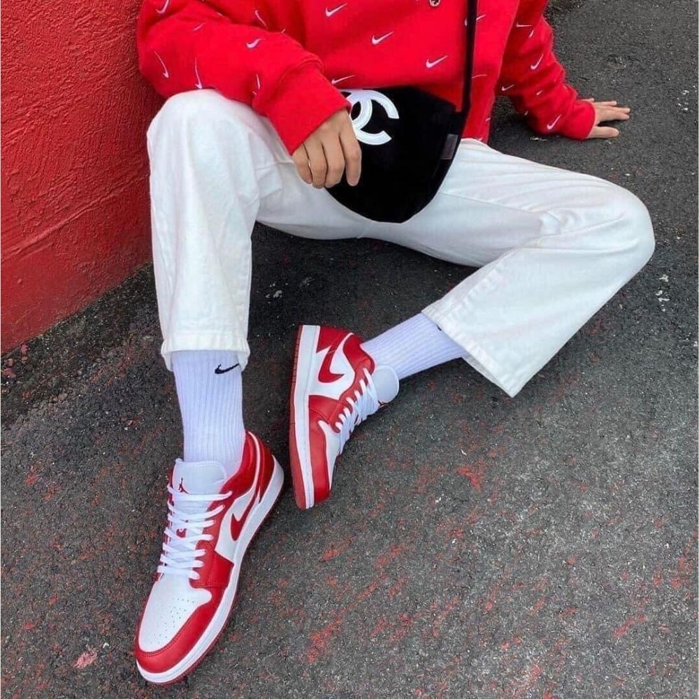 Real lifestyle image of Air Jordan 1