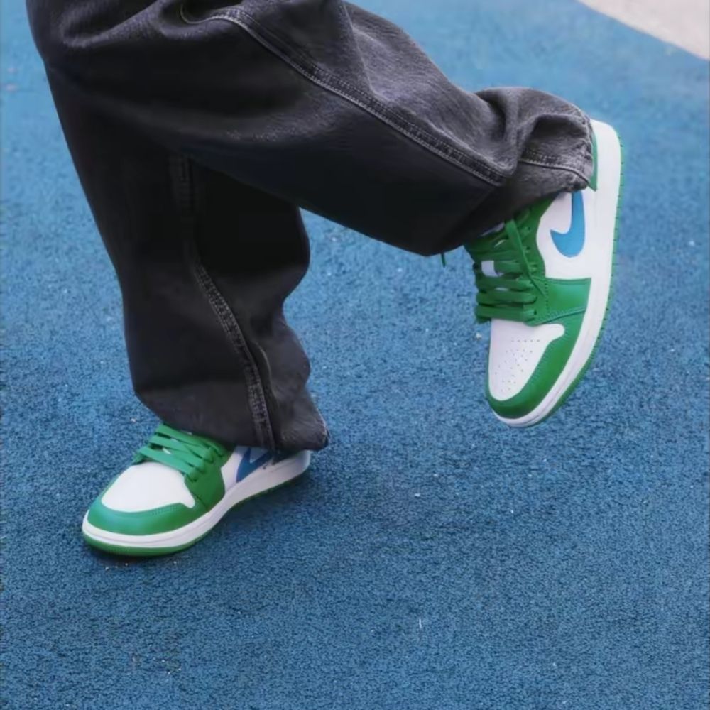 Real lifestyle image of Air Jordan 1