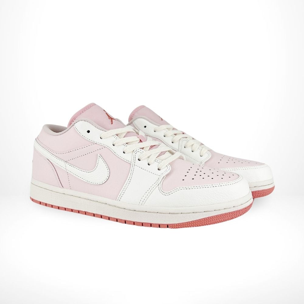 Angle view of Air Jordan 1