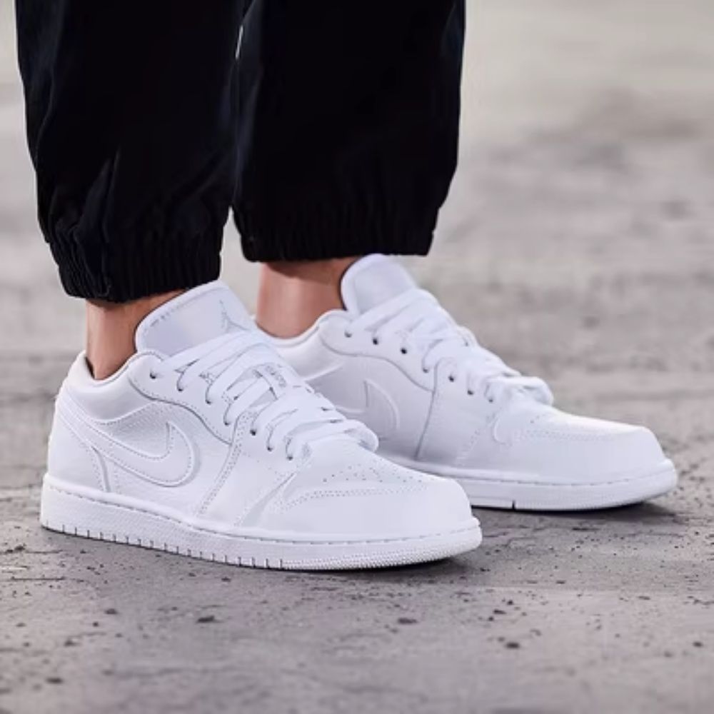 Real lifestyle image of Air Jordan 1