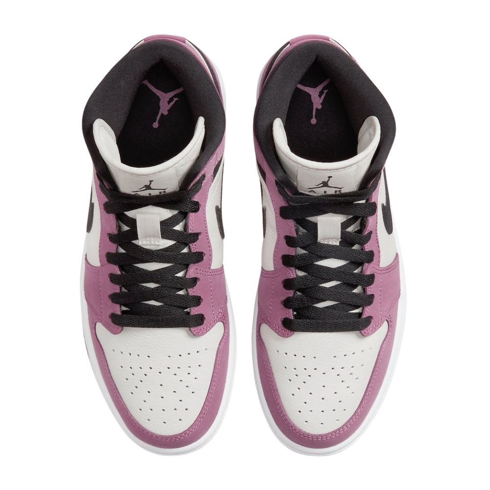 Top-down view of the Air Jordan 1
