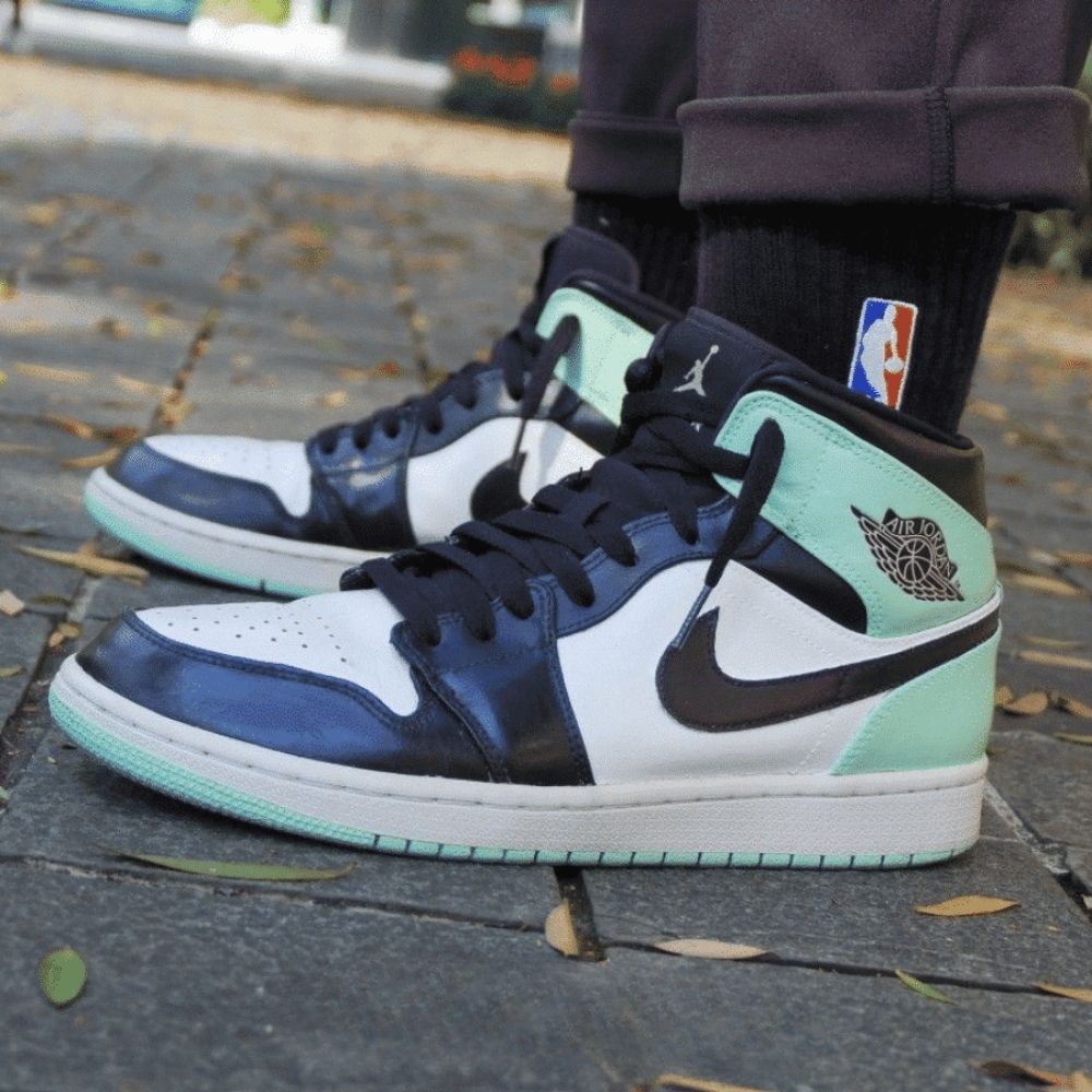 Real lifestyle image of Air Jordan 1