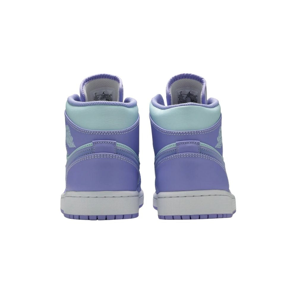 Rear view of the Air Jordan 1