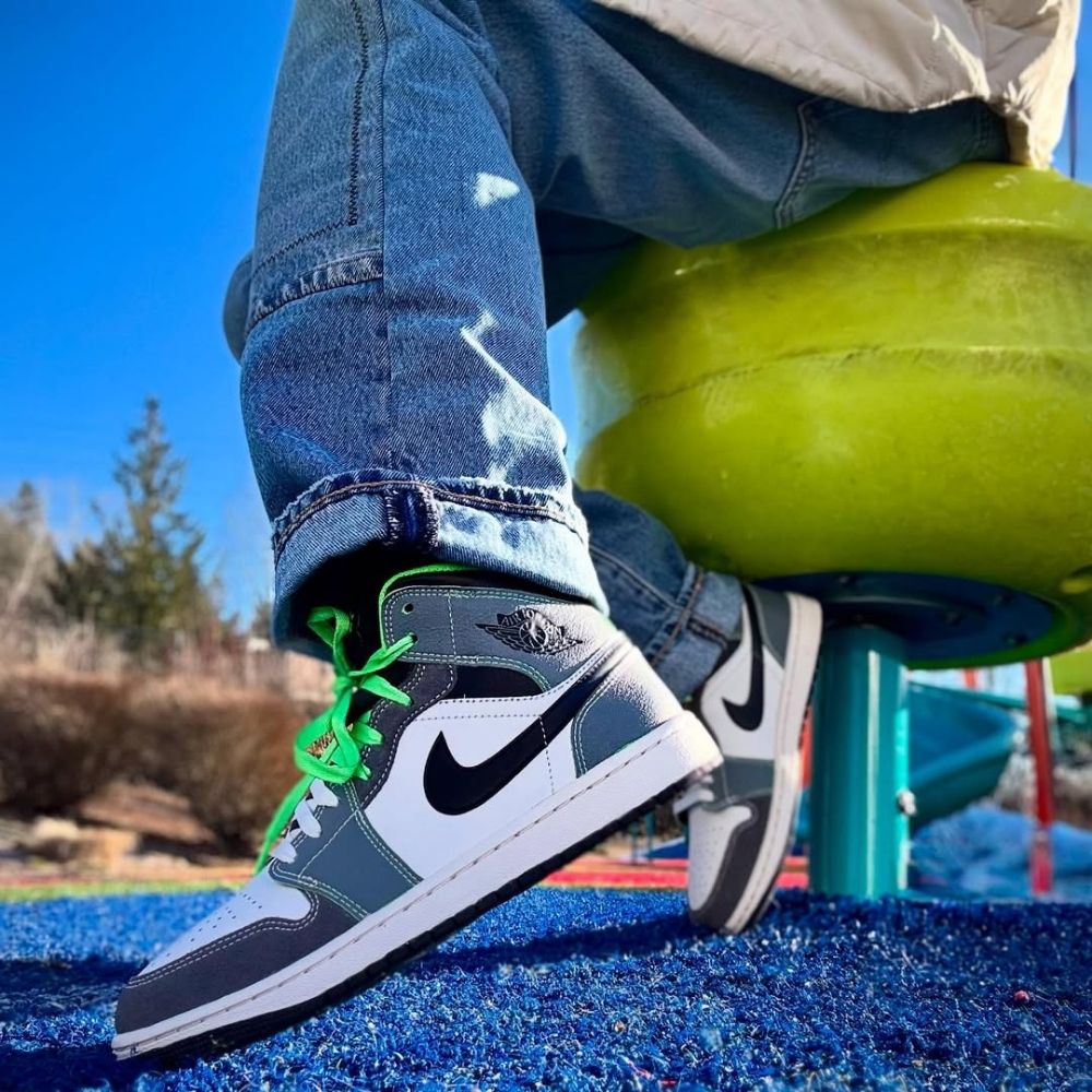 Real lifestyle image of Air Jordan 1
