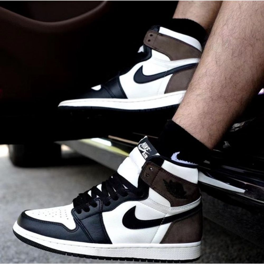 Real lifestyle image of Air Jordan 1