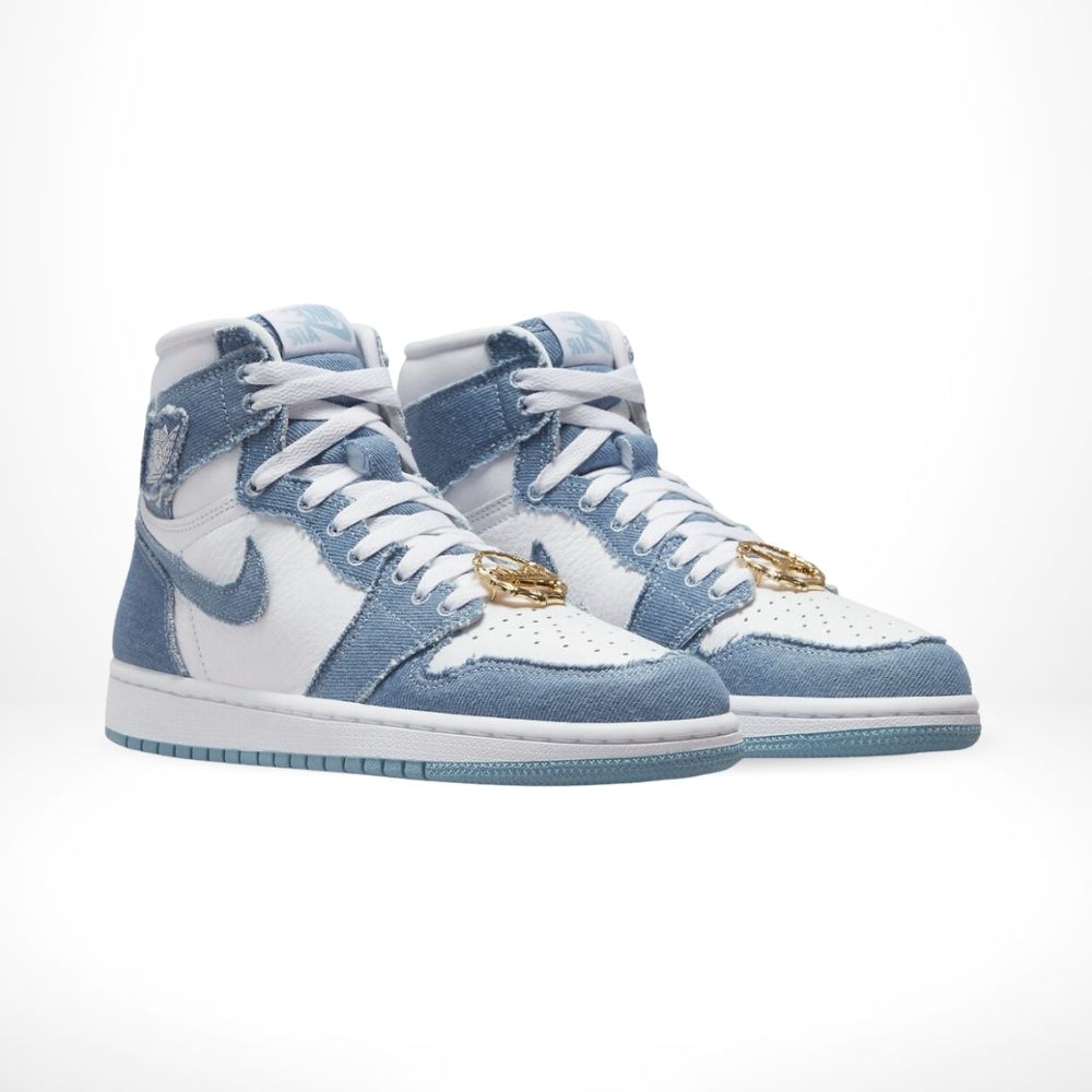 Angle view of Air Jordan 1