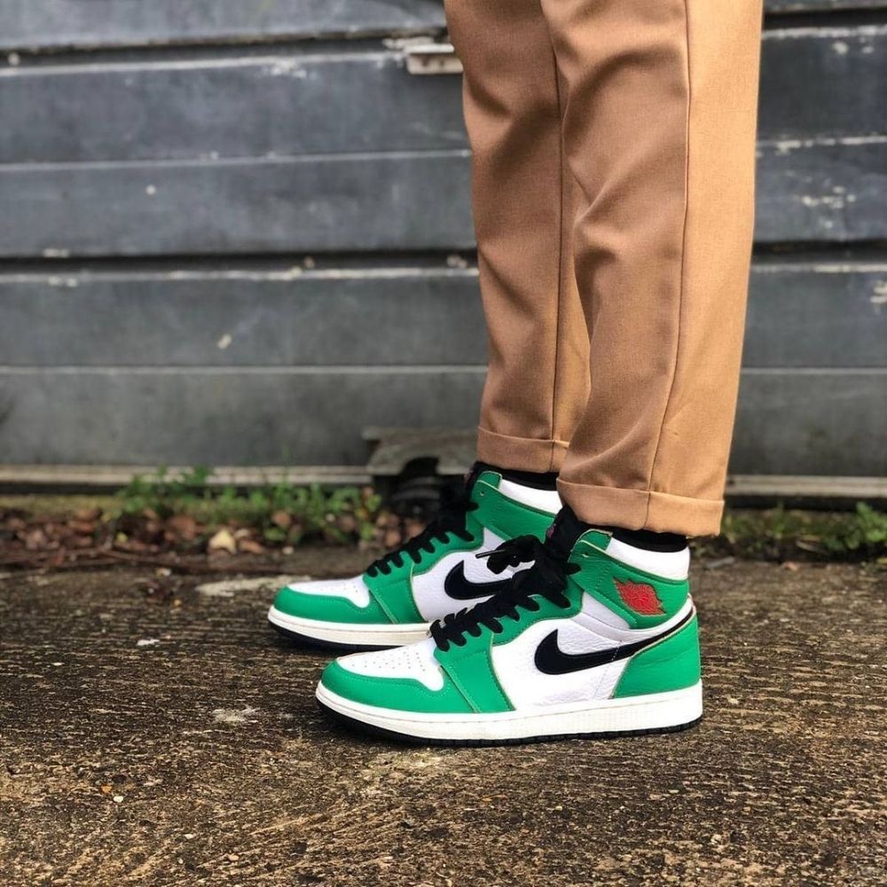Real lifestyle image of Air Jordan 1