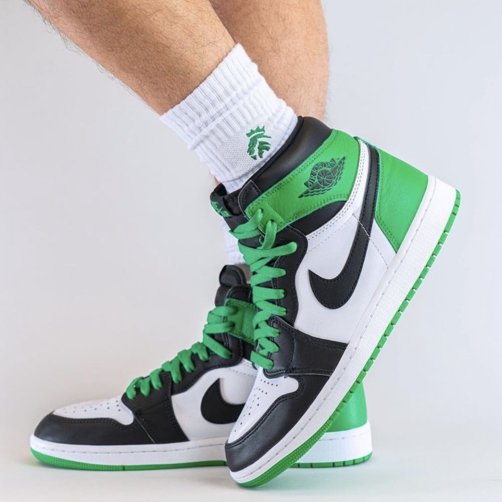 Real lifestyle image of Air Jordan 1