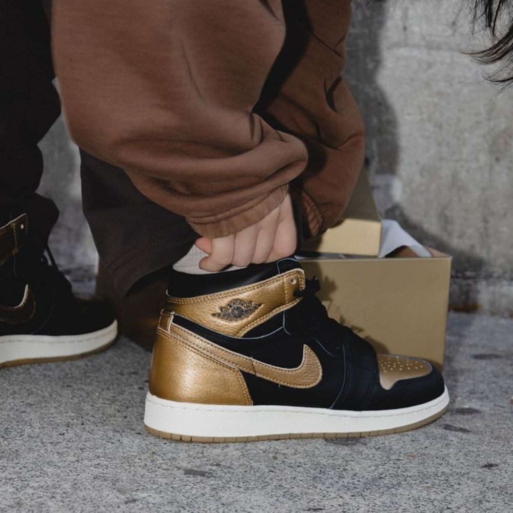 Real lifestyle image of Air Jordan 1