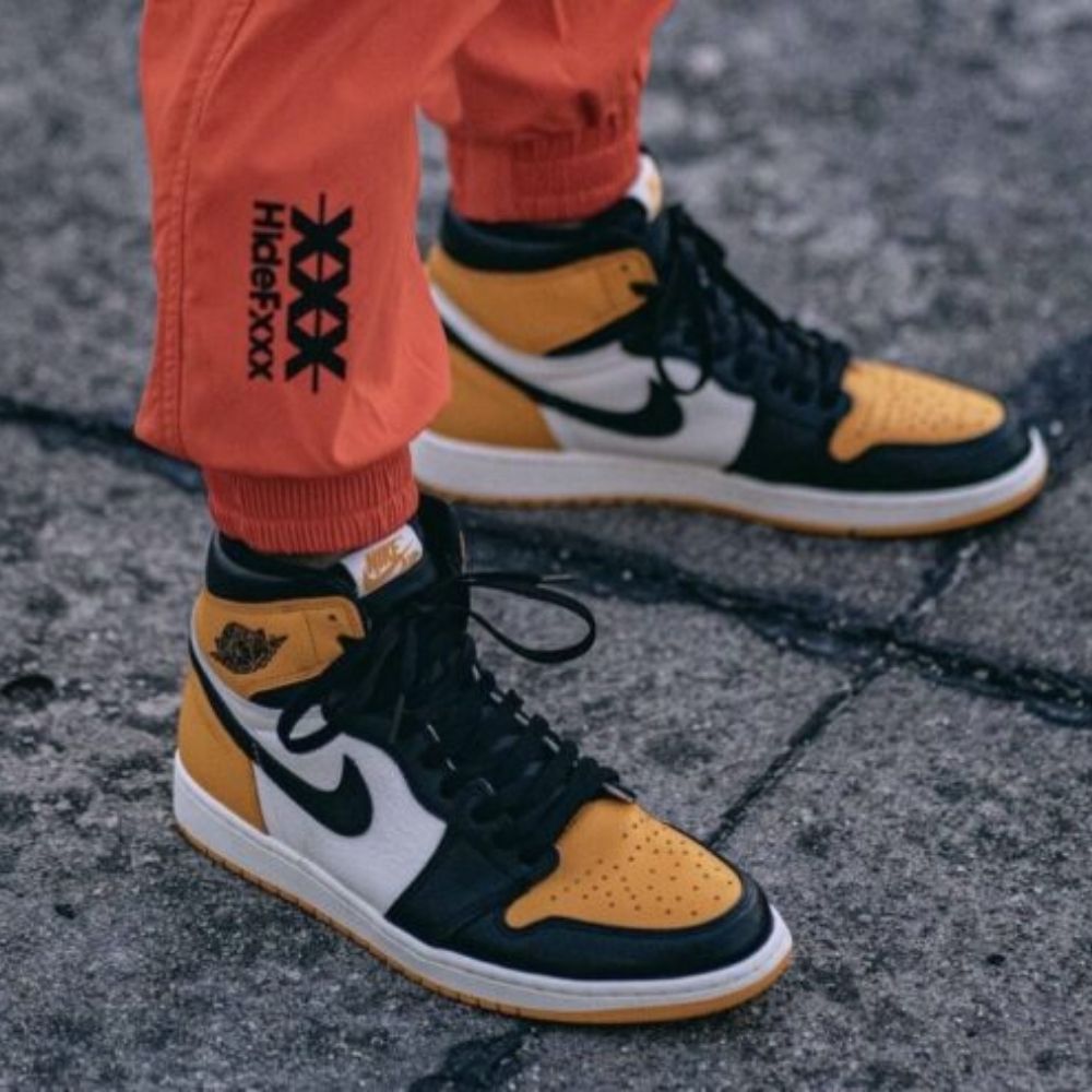Real lifestyle image of Air Jordan 1