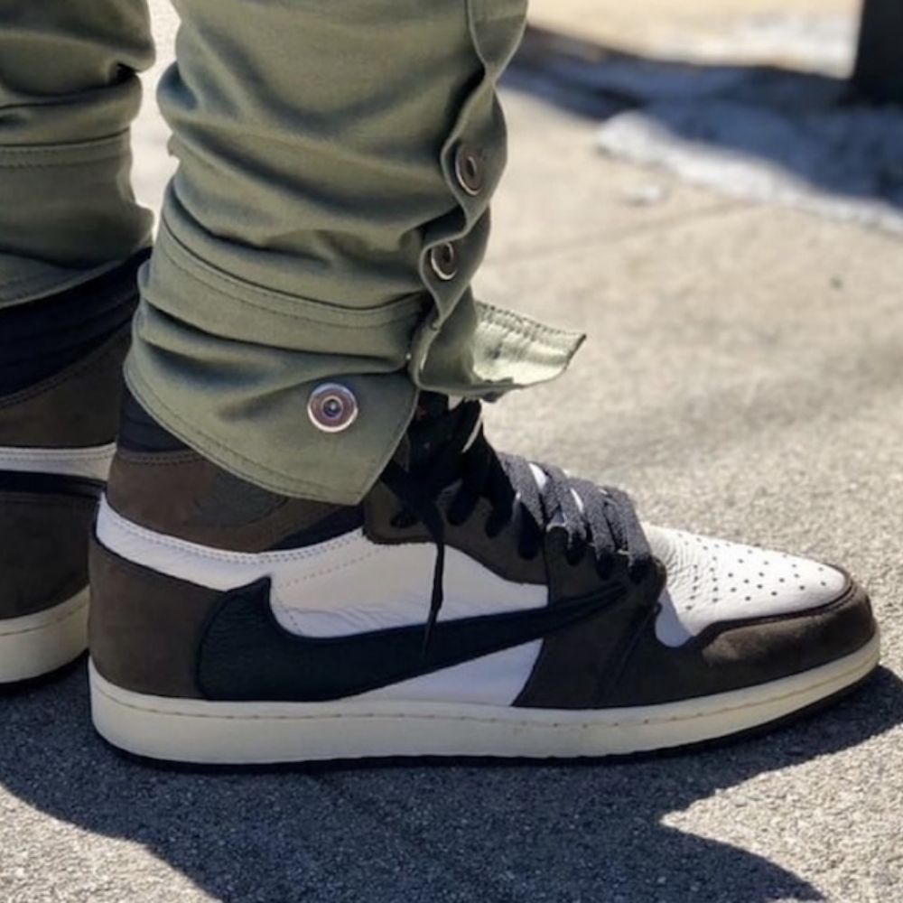 Real lifestyle image of Air Jordan 1