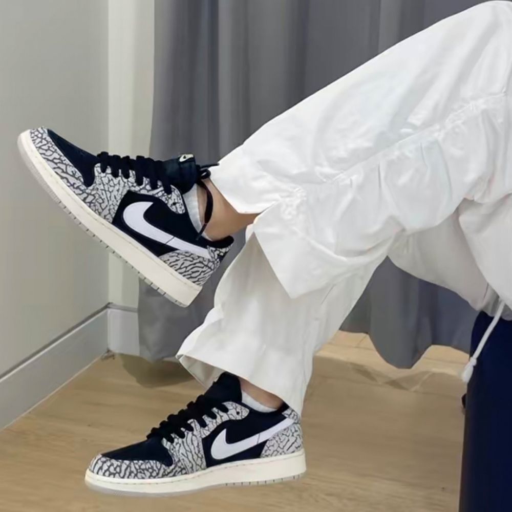Real lifestyle image of Air Jordan 1