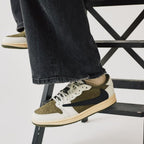 Real lifestyle image of Air Jordan 1