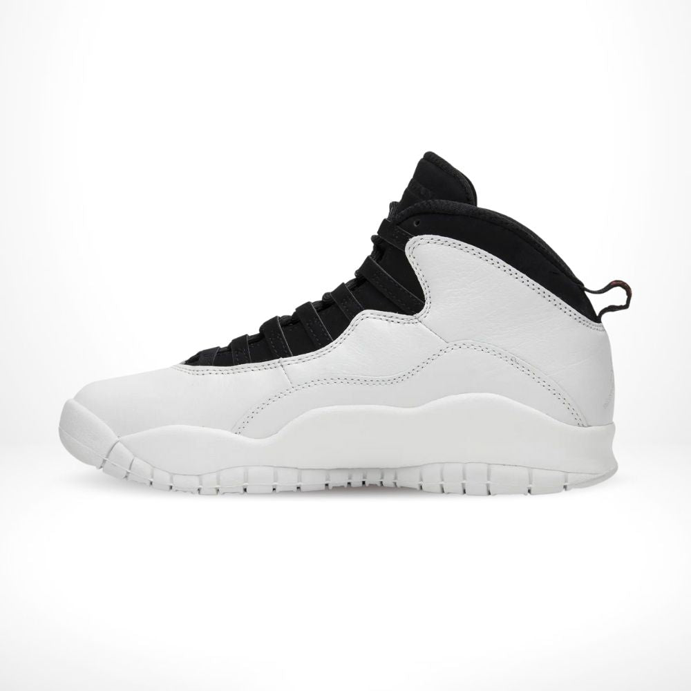 Medial side view of the Air Jordan 10