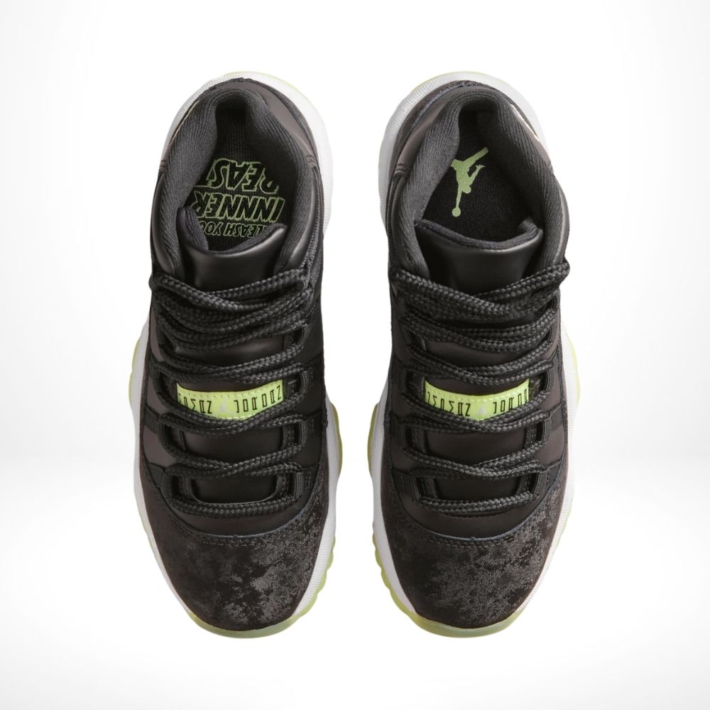 Top-down view of the Air Jordan 11