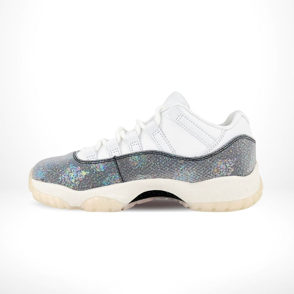 AJ11 Side profile