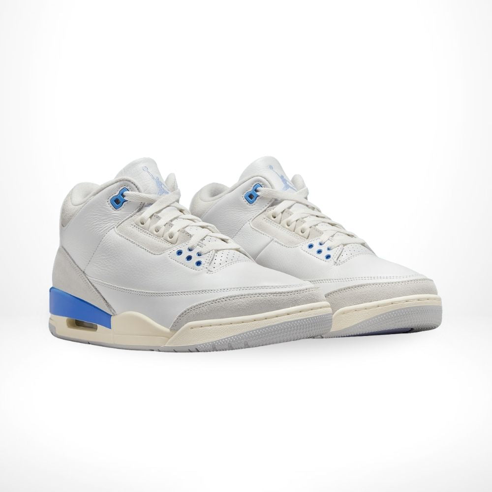 Angle view of Air Jordan 3