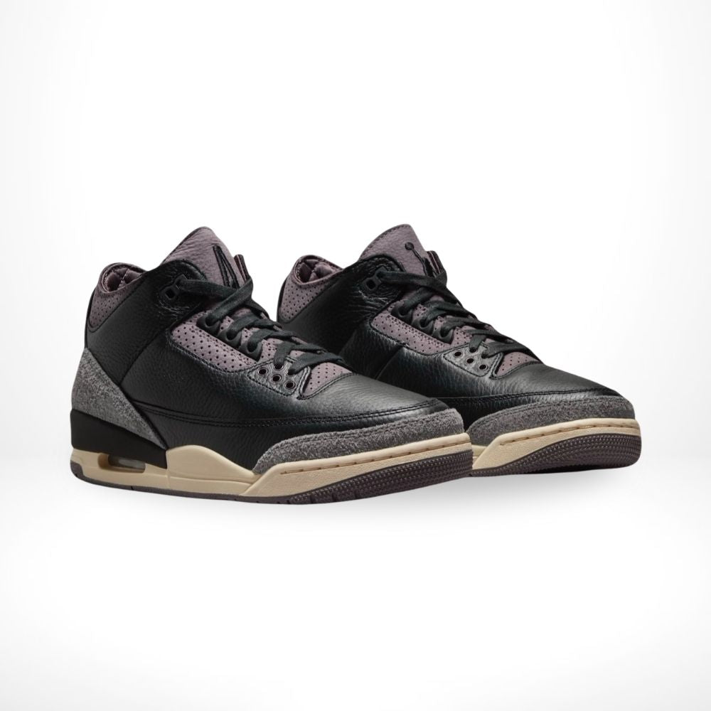 Angle view of Air Jordan 3q