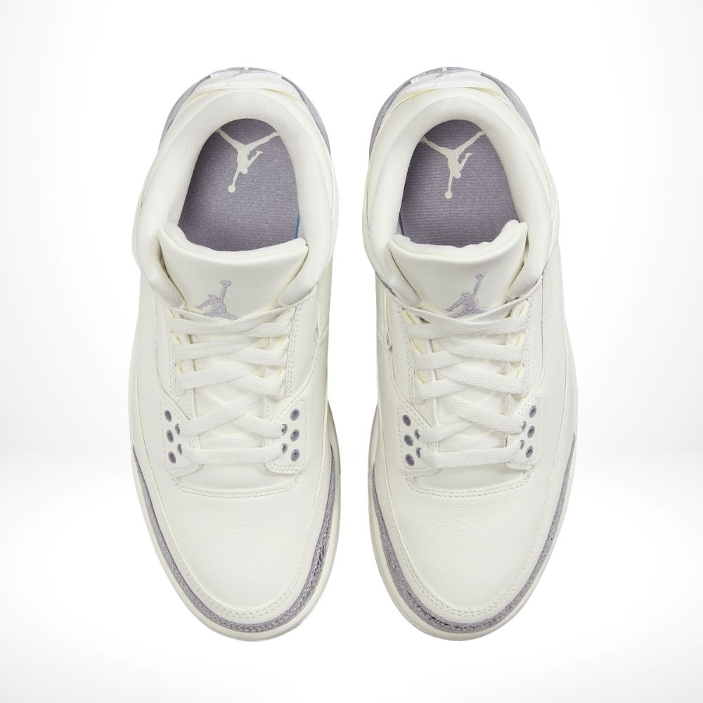 Top-down view of the Air Jordan 3