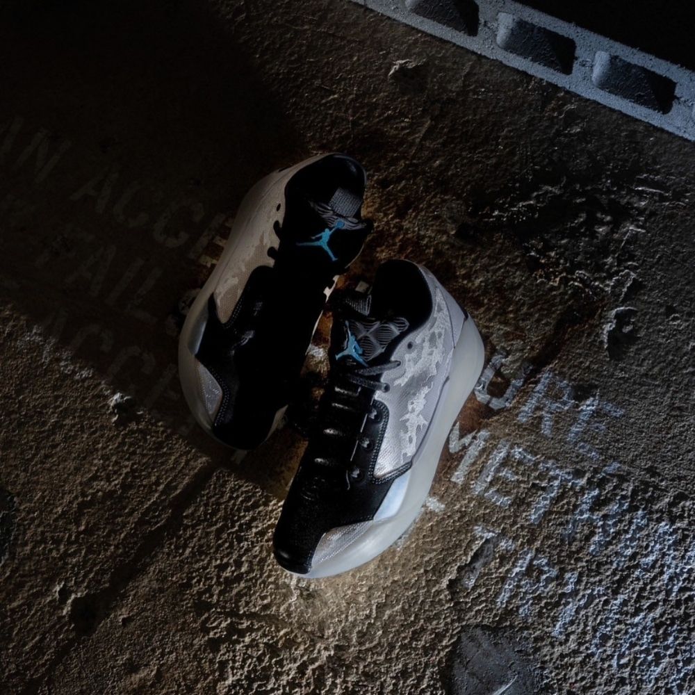 Real lifestyle image of Air Jordan 39