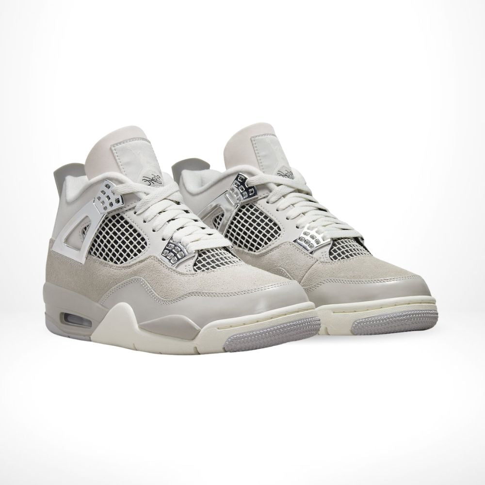 Angle view of Air Jordan 4
