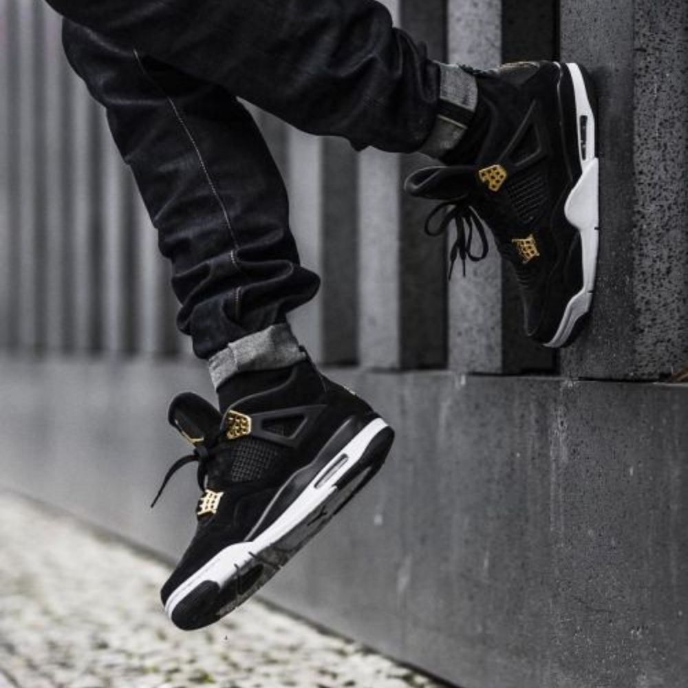 Side profile of Air Jordan 4