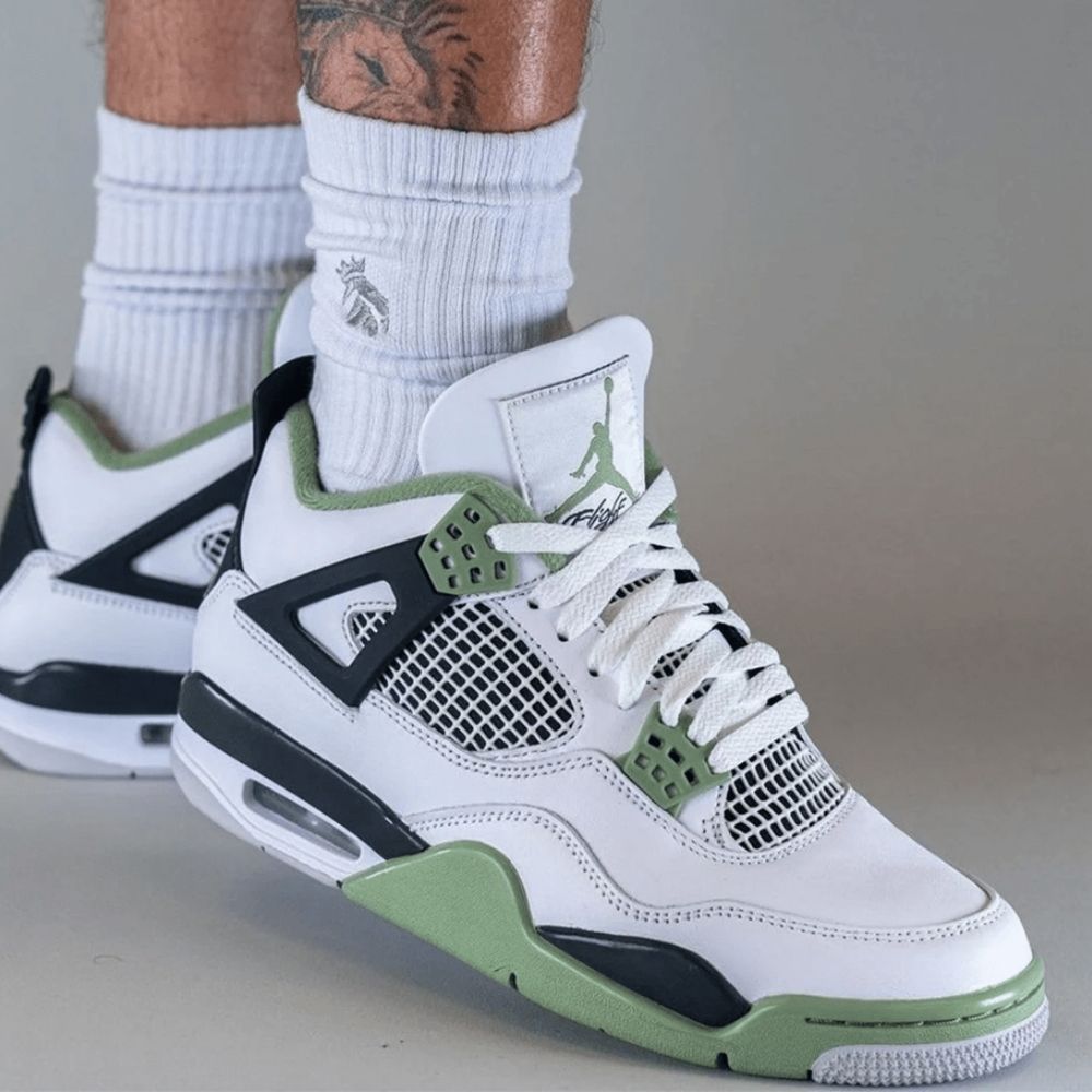 Real lifestyle image of Air Jordan 4