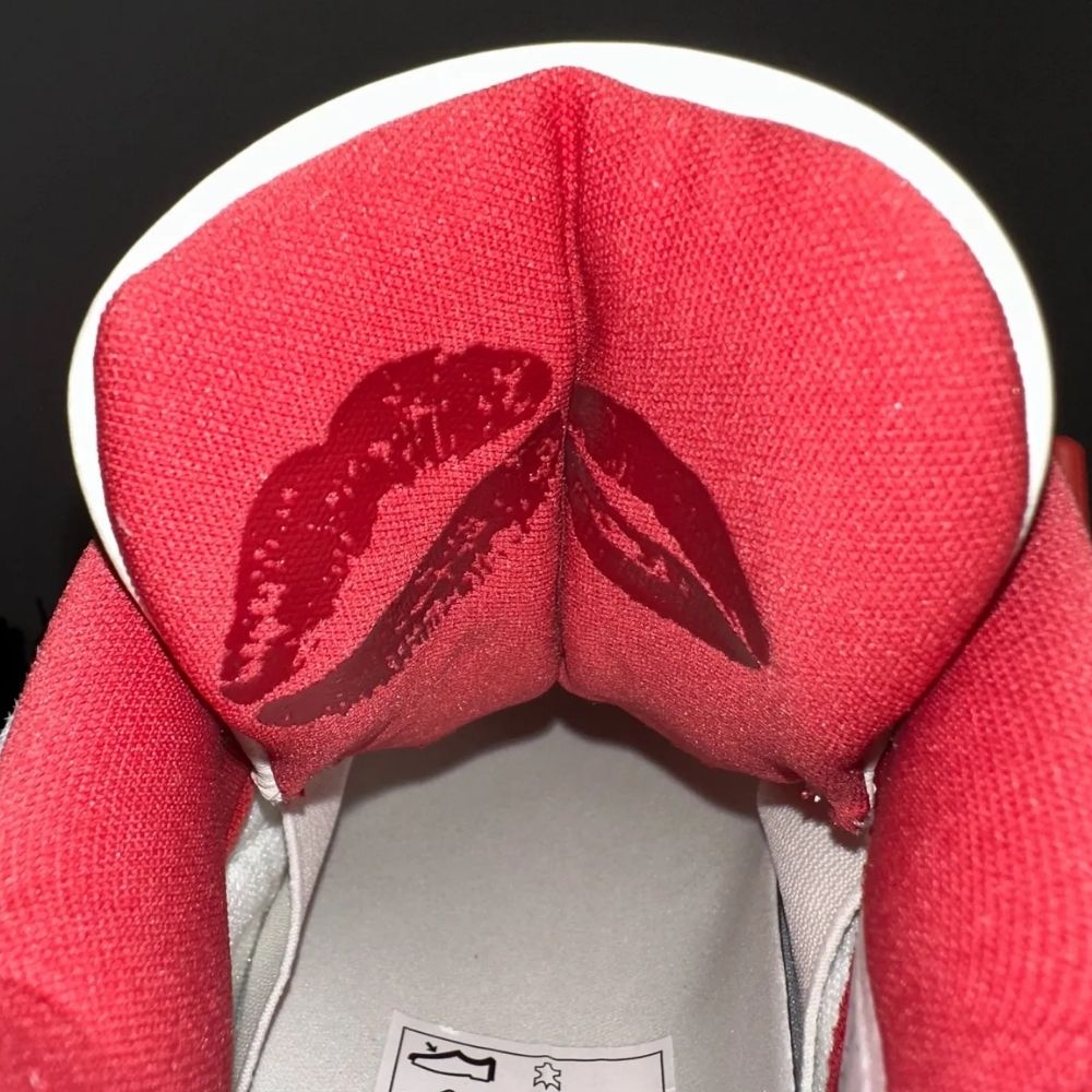 Air Jordan 4 Valentine's Day