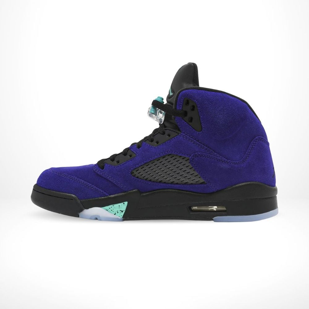 Medial side view of the Air Jordan 5