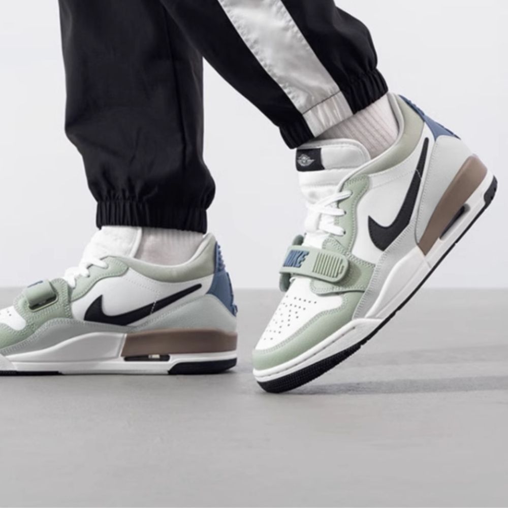 Real lifestyle image of Air Jordan 1