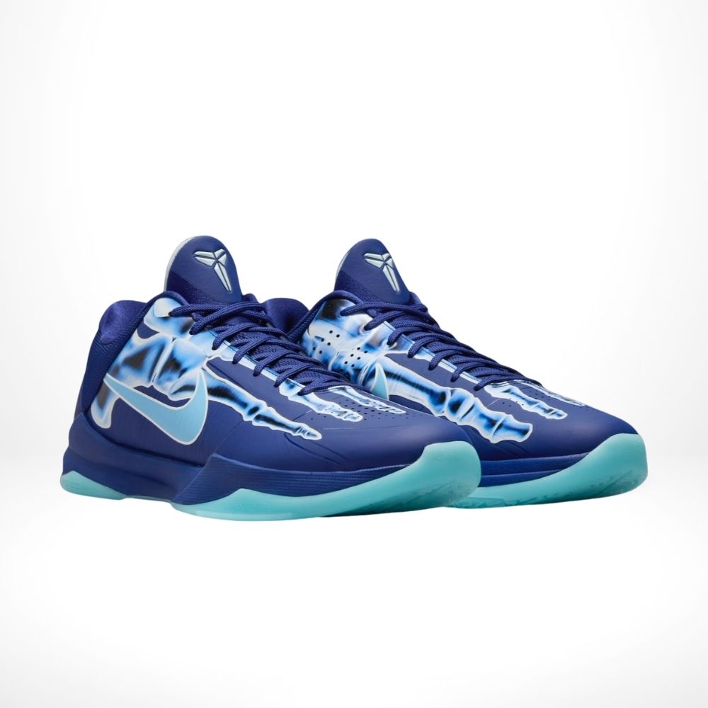 Angle view of Nike Kobe