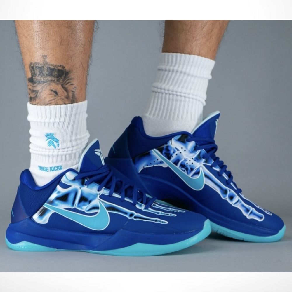 Real lifestyle image of Nike Kobe